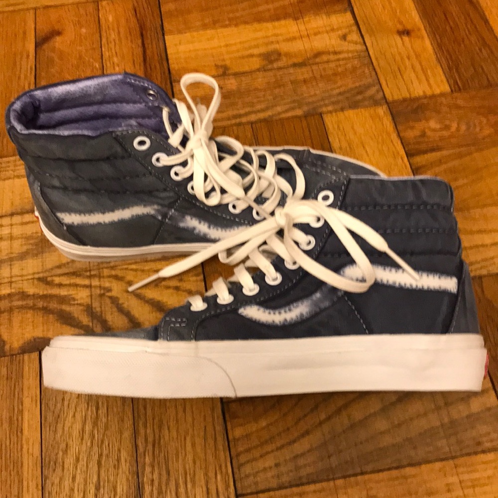 Women’s Vans Blue Tie Dye Sk8 Hi Size 7